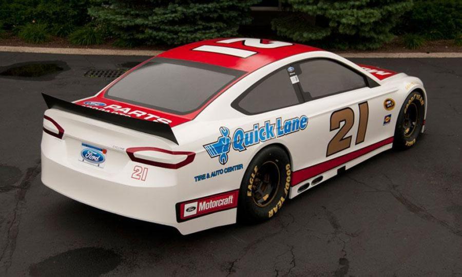  Ford Fusion NASCAR 2013 года  (фото 2 из 3)